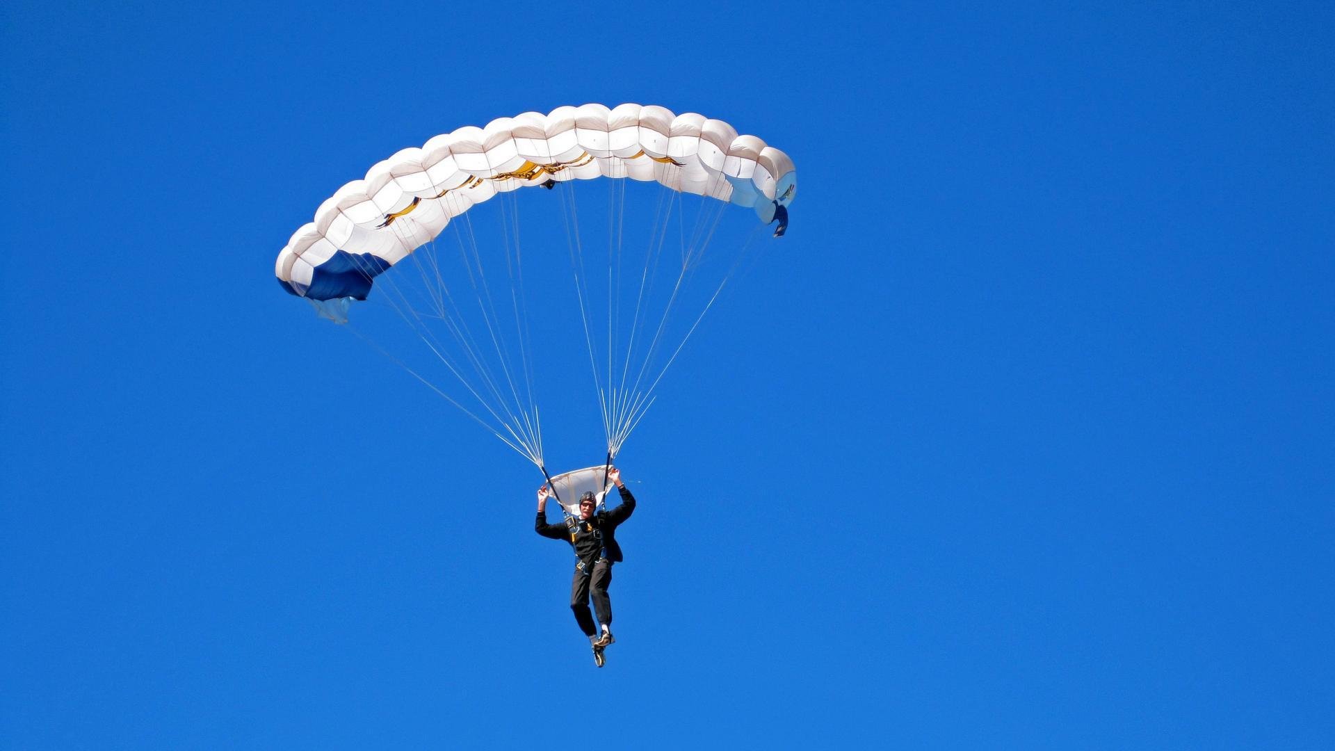 中国花样游泳队巴黎奥运备战冲刺 全新编排力争夺金