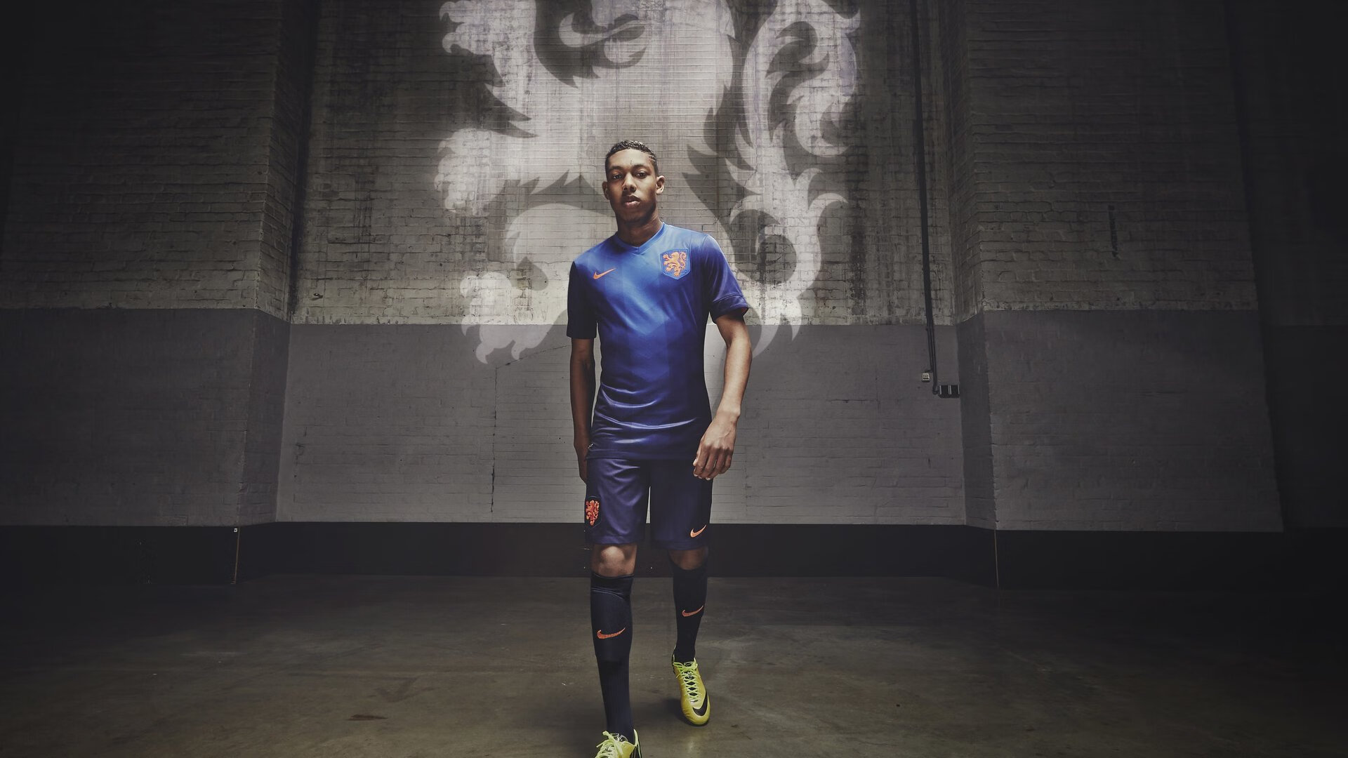 纳达尔强势晋级法网八强 红土之王再显统治力