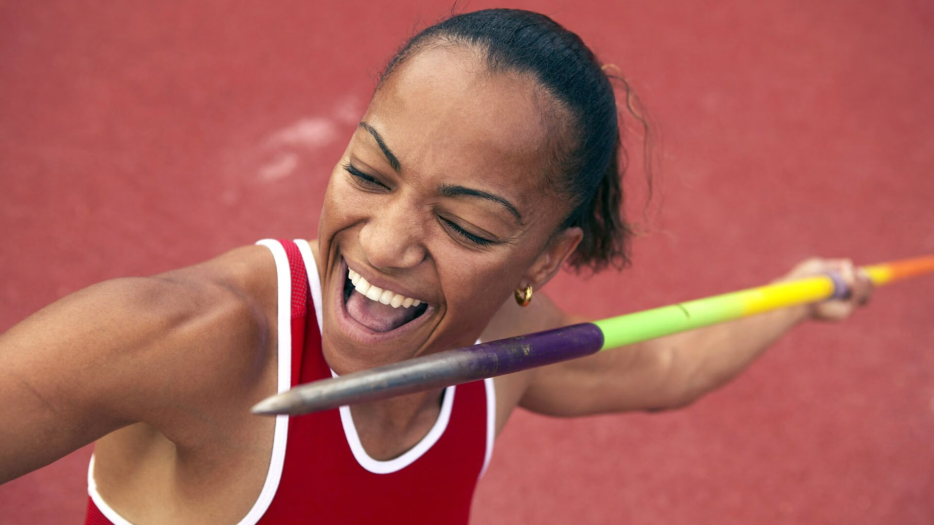 中国蝶泳新星闪耀国际赛场,破纪录摘金创历史